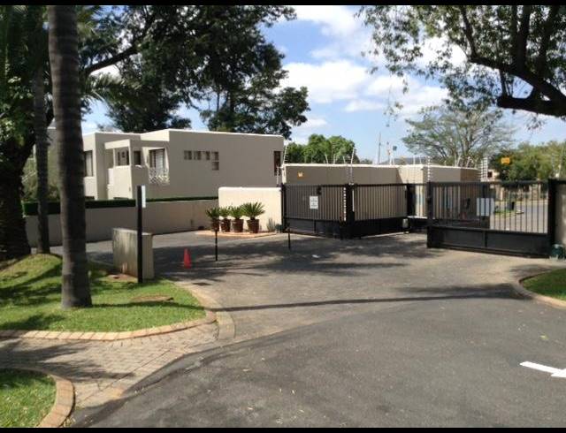 2 BEDROOM TOWNHOUSE FOR SALE IN SANDOWN